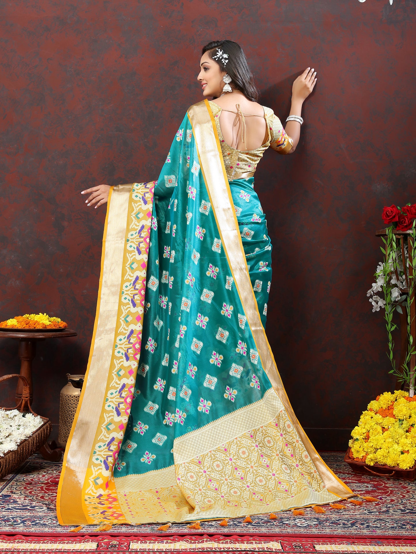 Soft Organza silk Rama saree with Meenakari weawing design