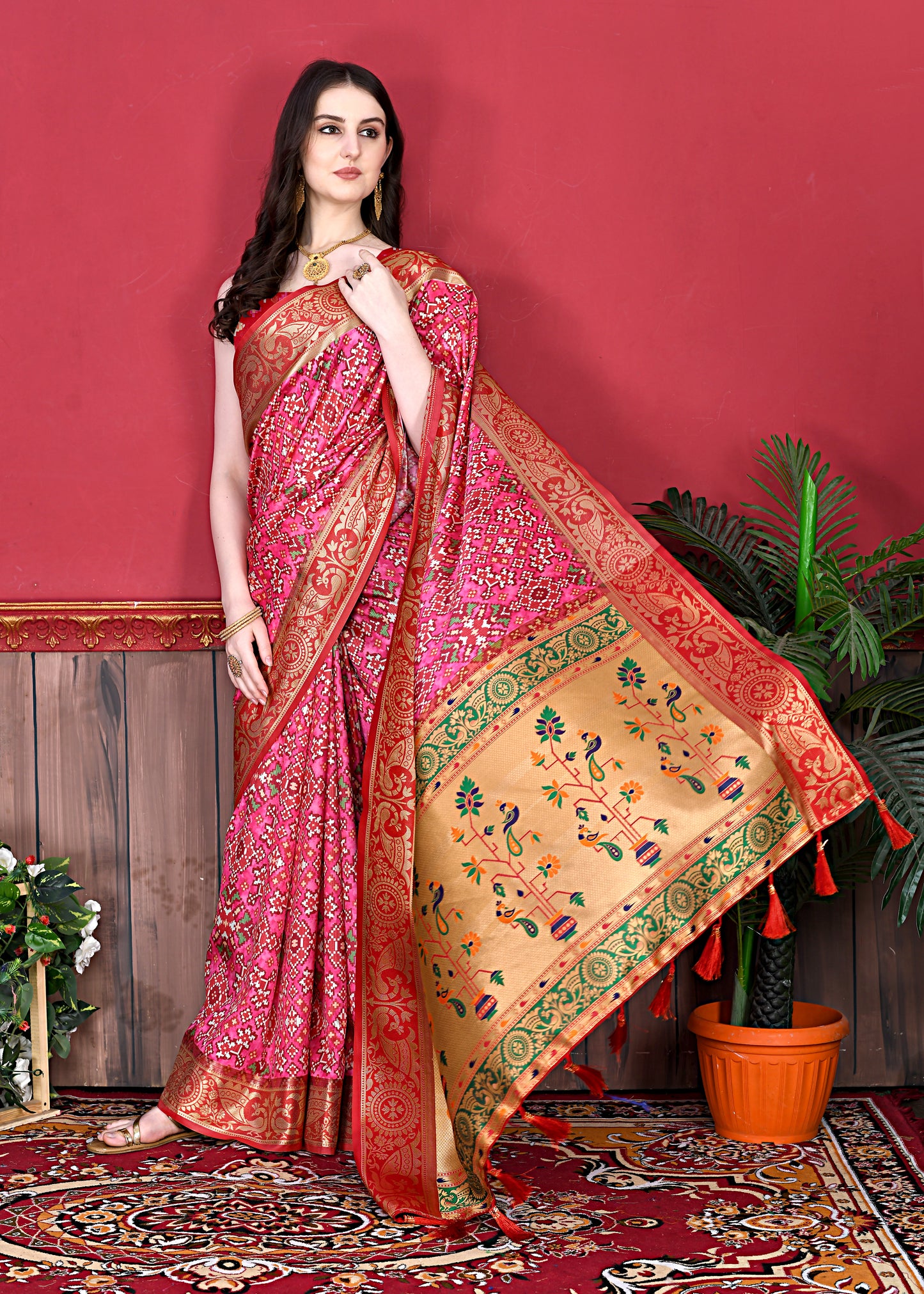 Soft Pethani silk saree with Patola Print all over the saree