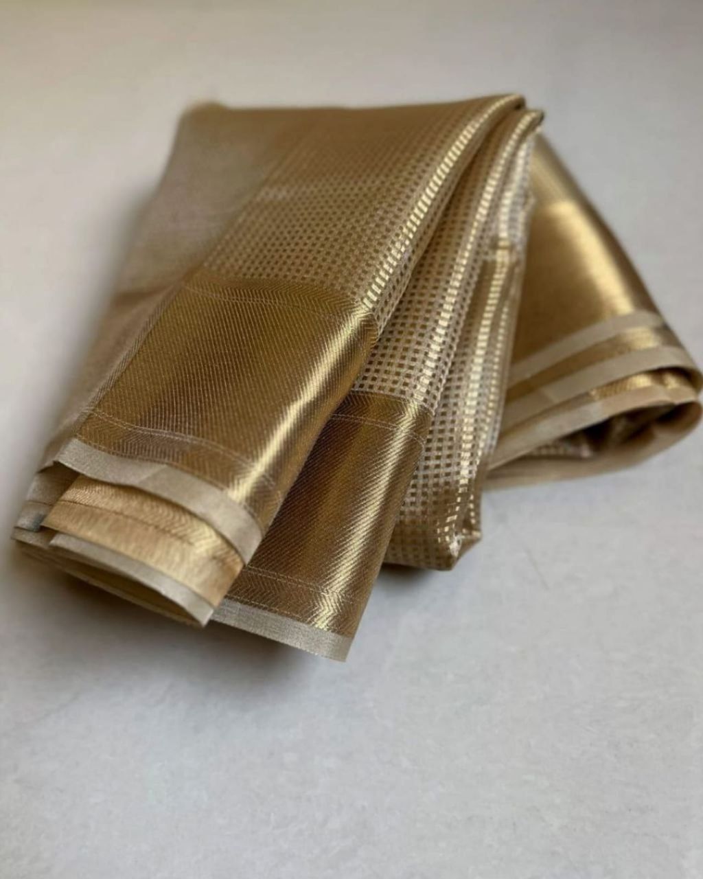 Nayan Thara Tissue Super Hit Saree