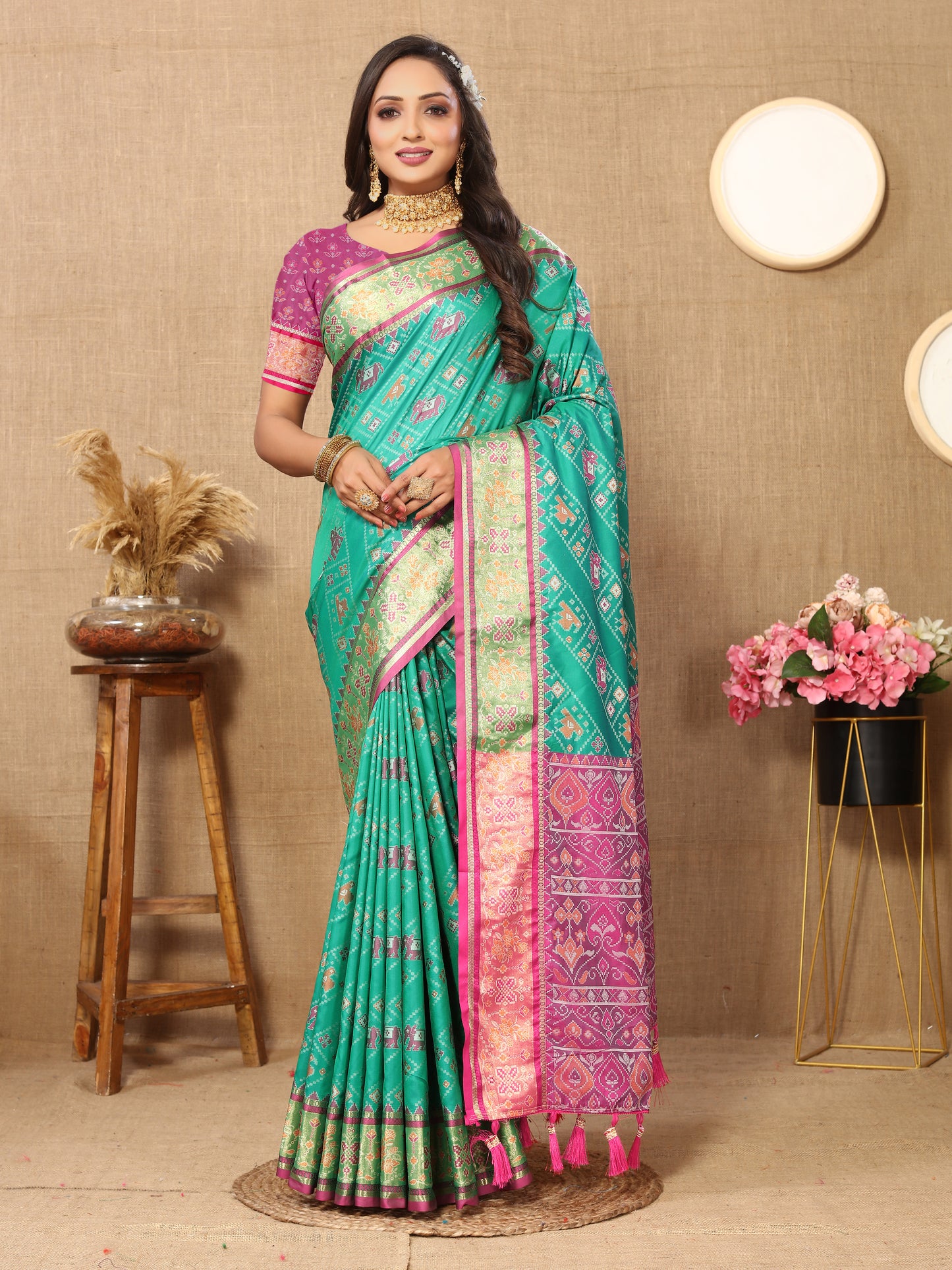 Soft Patola Green Rani Saree With Meenakari Zari Weawing Motifs