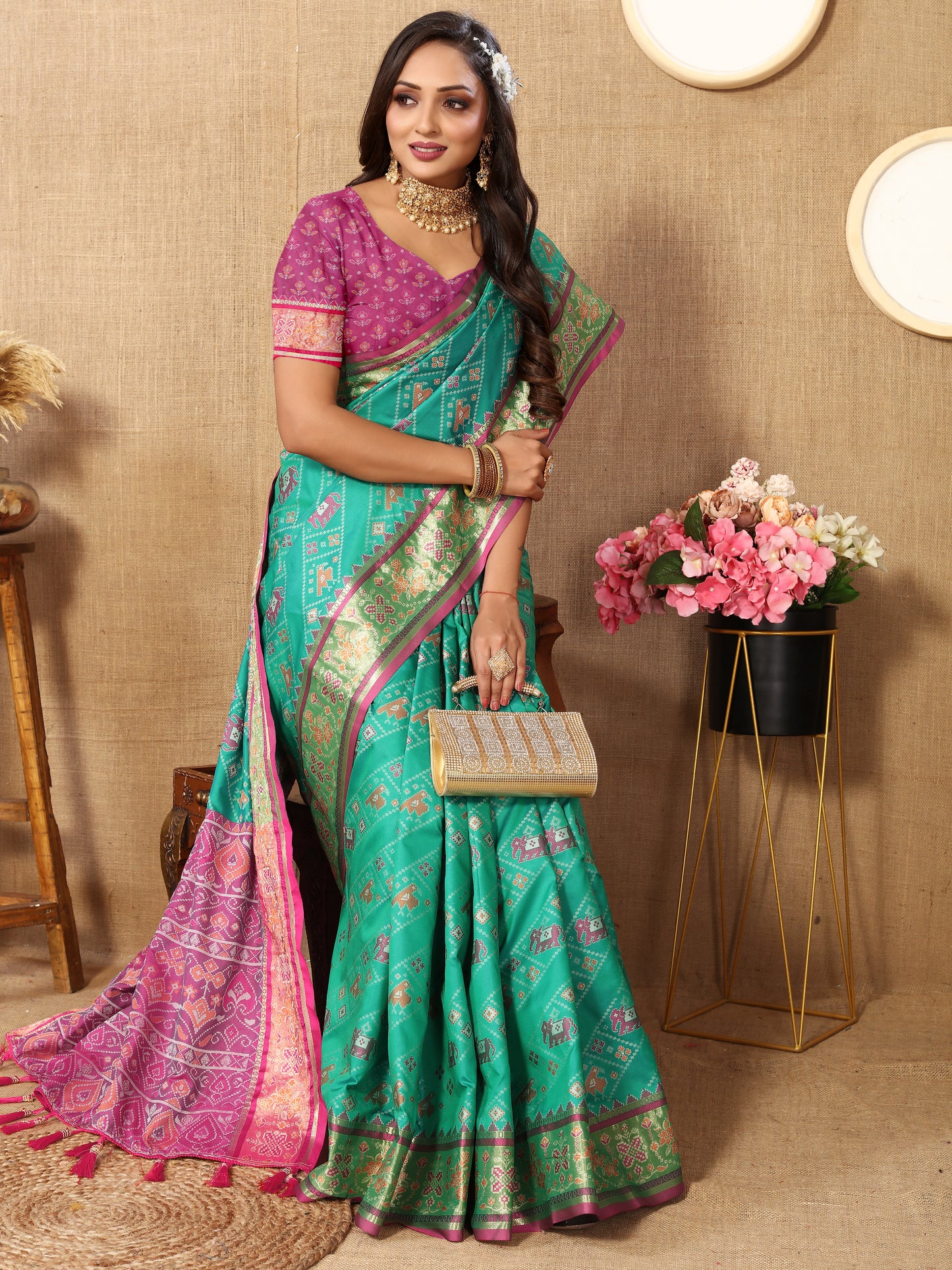 Soft Patola Green Rani Saree With Meenakari Zari Weawing Motifs