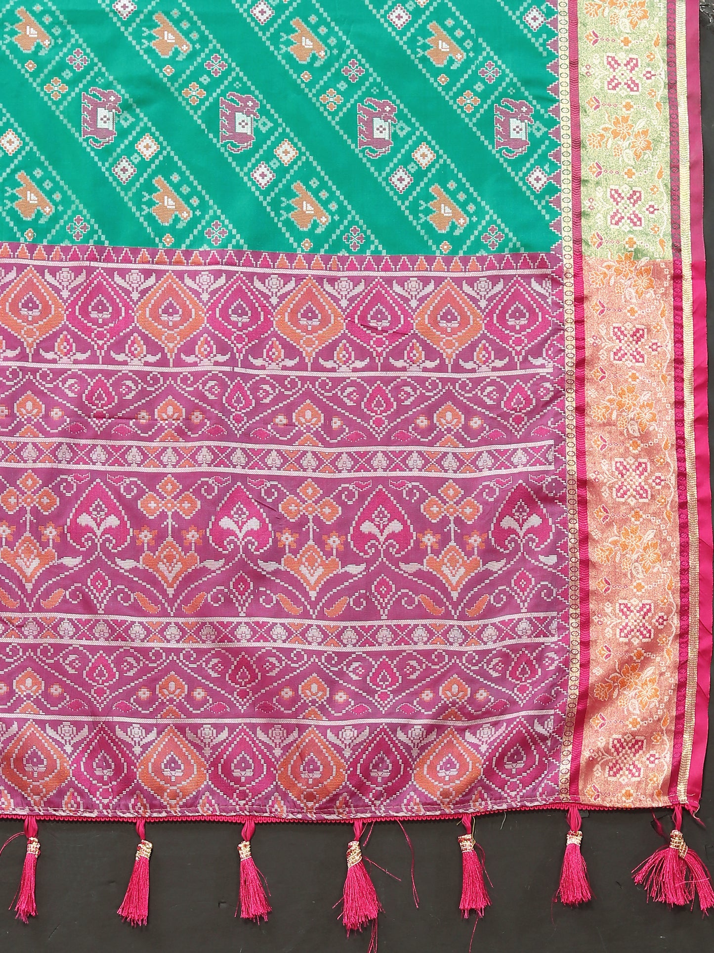 Soft Patola Green Rani Saree With Meenakari Zari Weawing Motifs